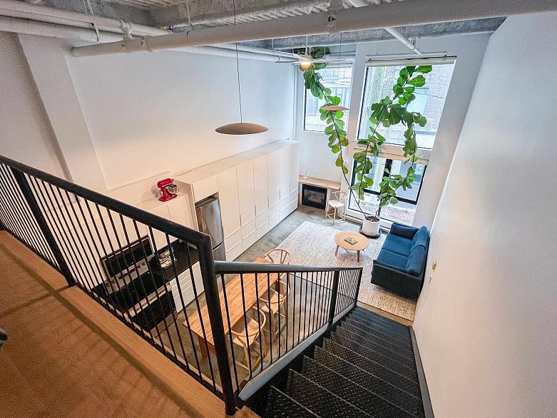 203 234 E 5th Avenue