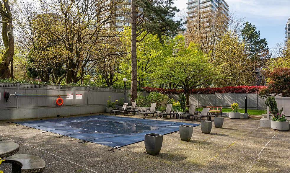 1806 1725 Pendrell Street