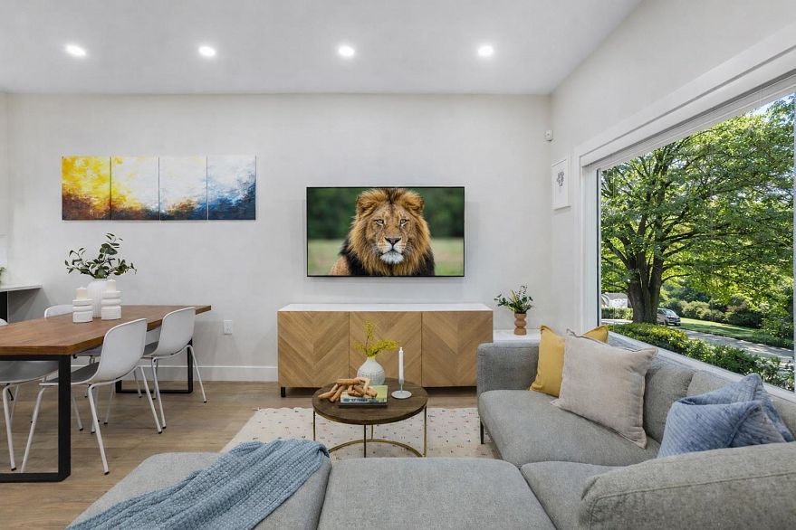 3187 Prince Edward Street