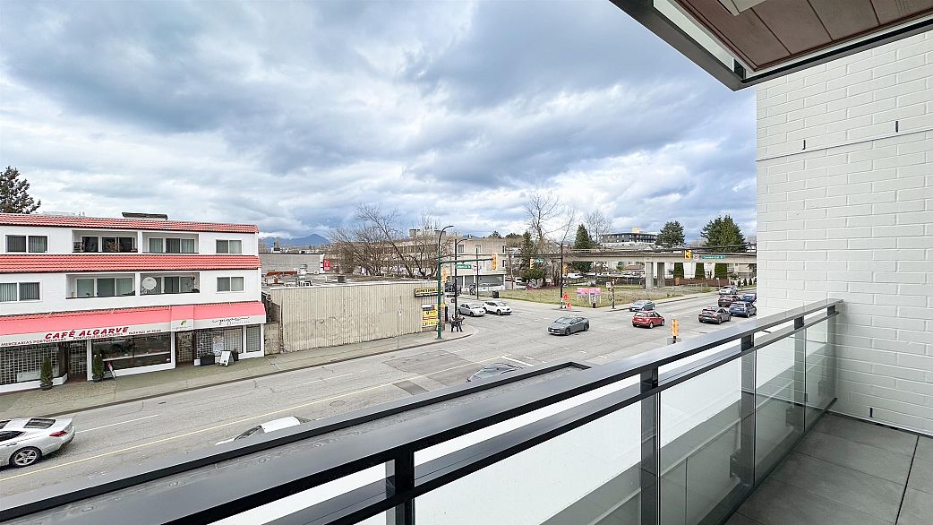 204 1680 E 12th Avenue