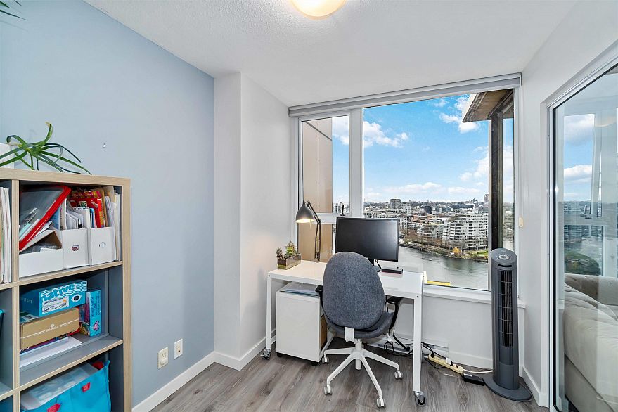 2303 33 Smithe Street