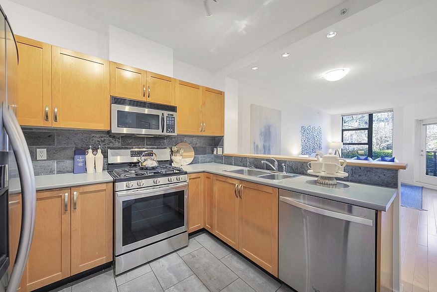 110 2263 Redbud Lane