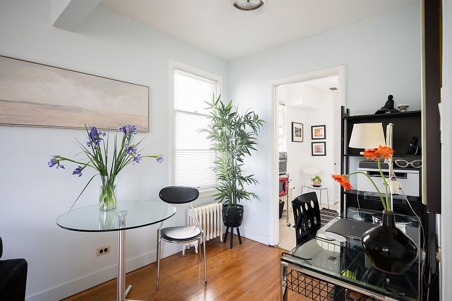 303 1565 Burnaby Street