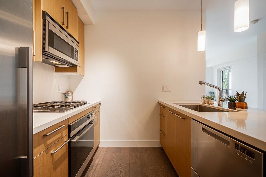 310 5325 West Boulevard