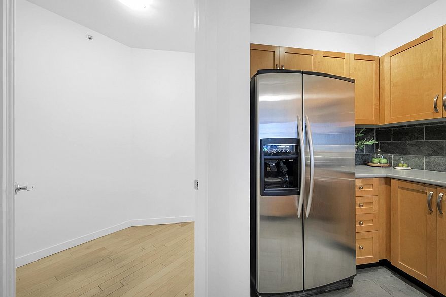 110 2263 Redbud Lane