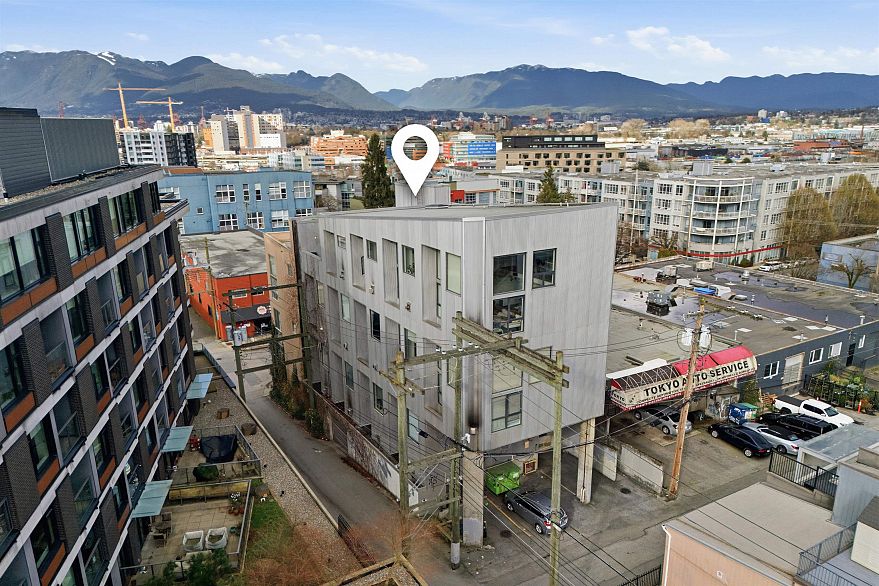 203 234 E 5th Avenue