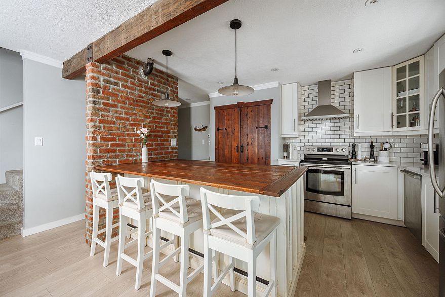 21 1182 W 7th Avenue