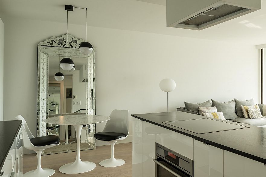 1806 1725 Pendrell Street