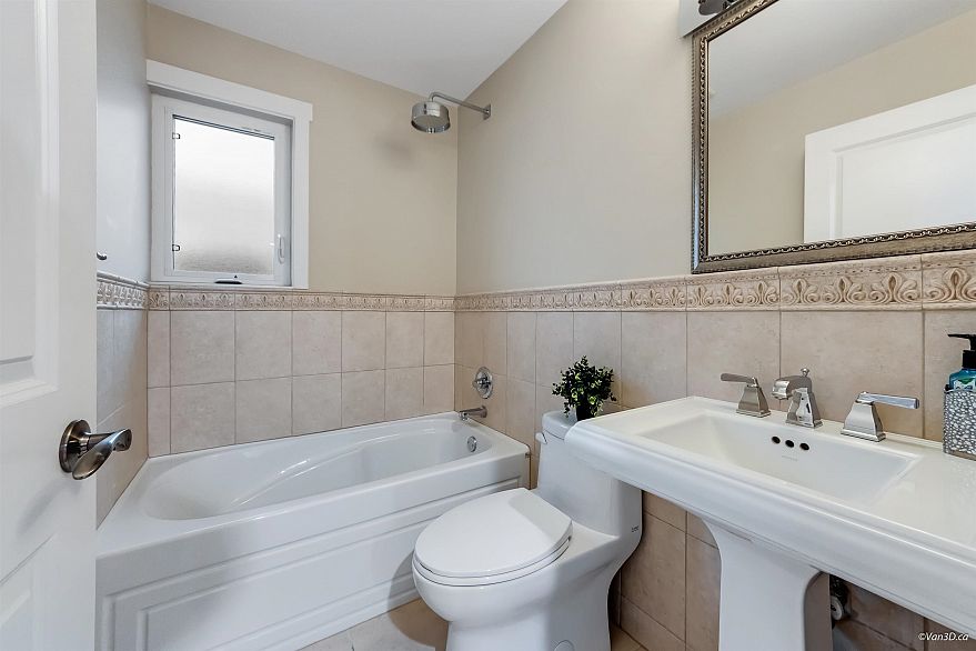 6167 Commercial Street