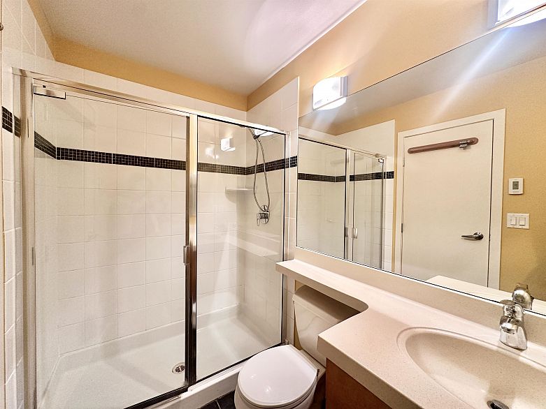 304 2655 CRANBERRY, Vancouver BC V6K 4V5