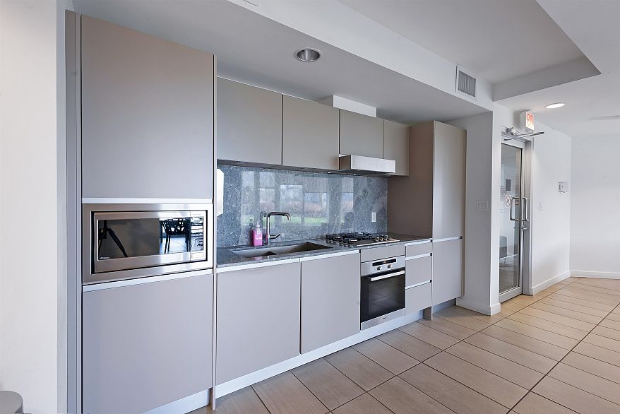 1703 8588 Cornish Street