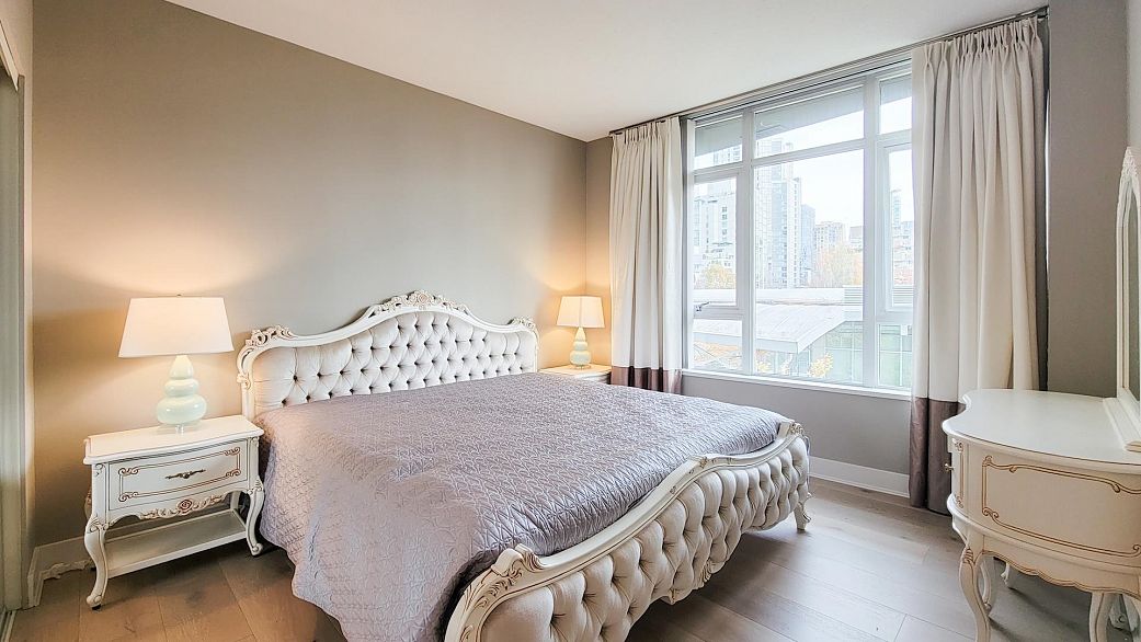 502 1483 Homer Street