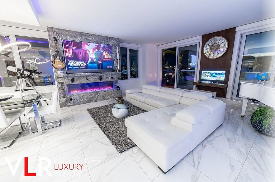 PH 199 DRAKE STREET, Vancouver BC V6Z 2Y8