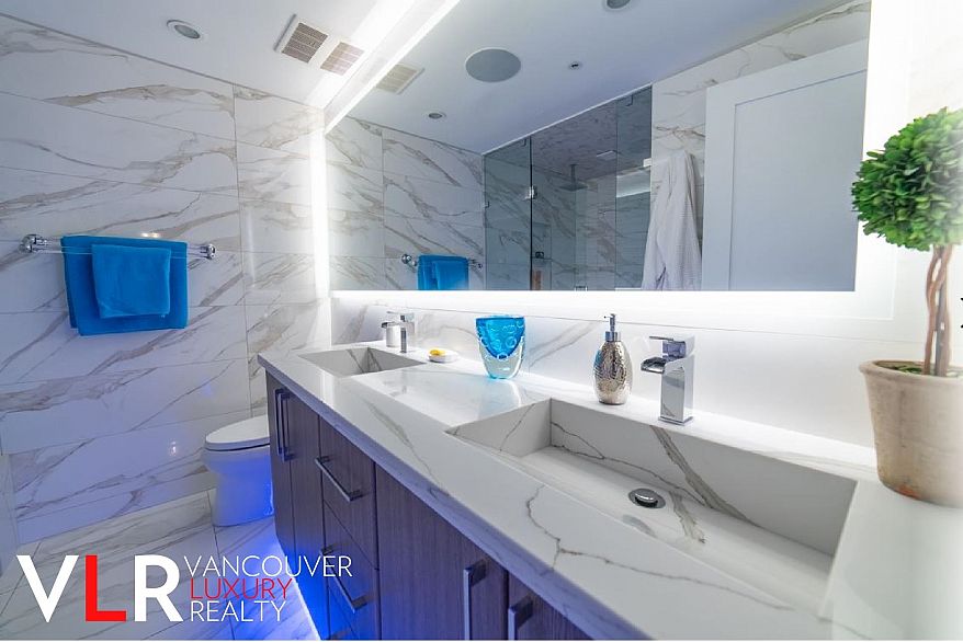 PH 199 DRAKE STREET, Vancouver BC V6Z 2Y8