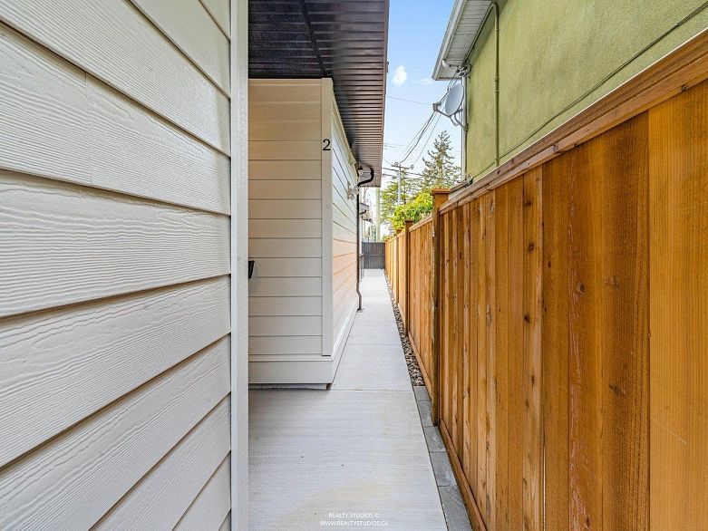 2 4257 Knight Street