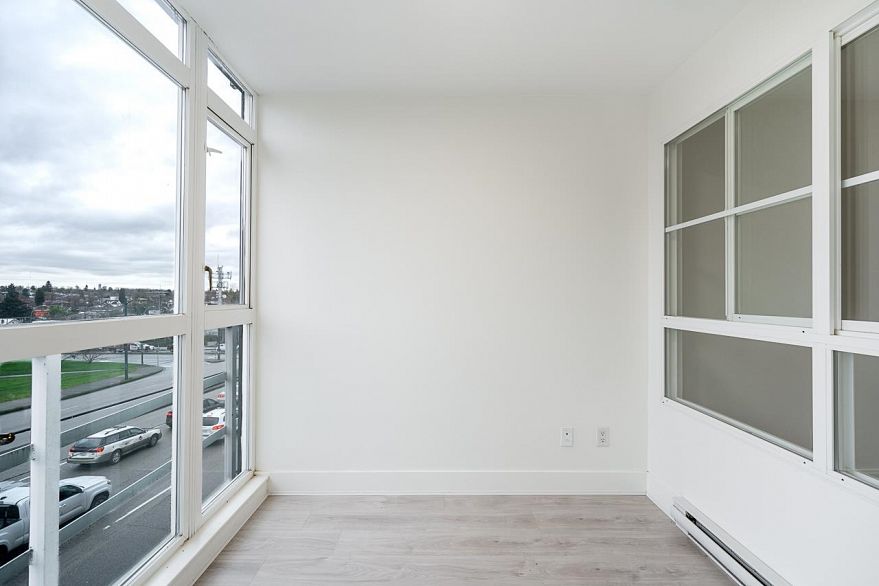 303 3423 E Hastings Street