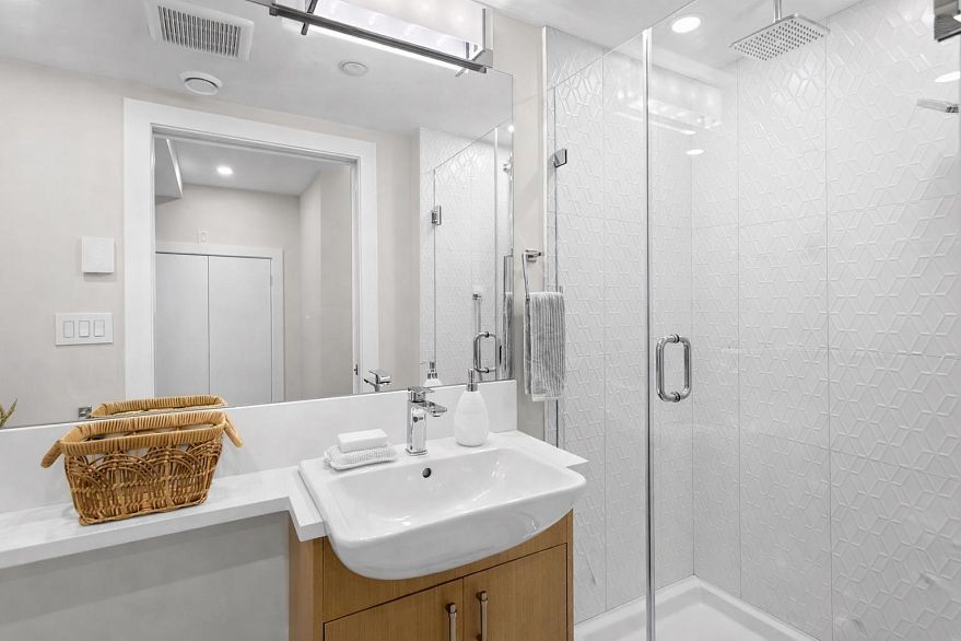 3187 Prince Edward Street