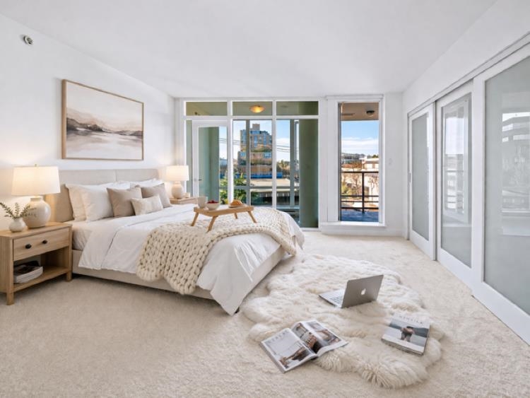 404 1690 W 8th Avenue