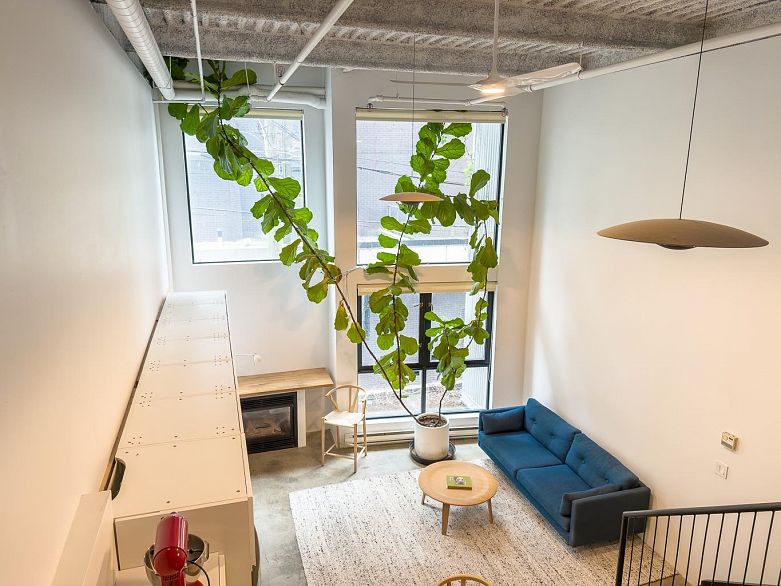 203 234 E 5th Avenue