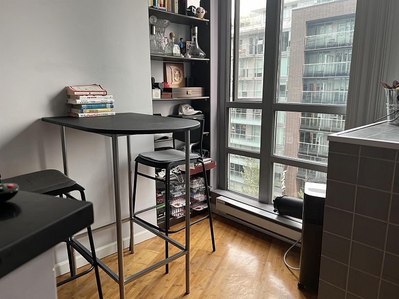 610 438 SEYMOUR STREET, Vancouver BC V6Z 2X6