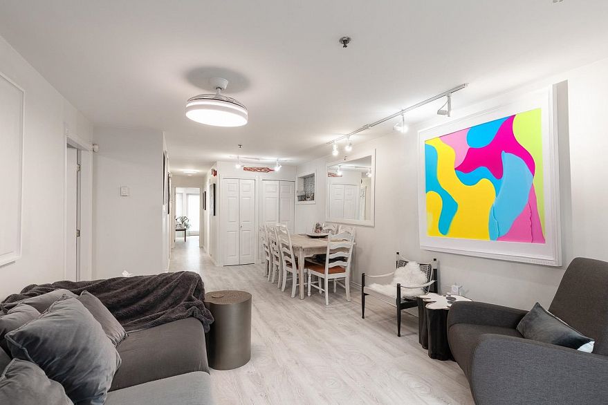 1 451 E Pender Street