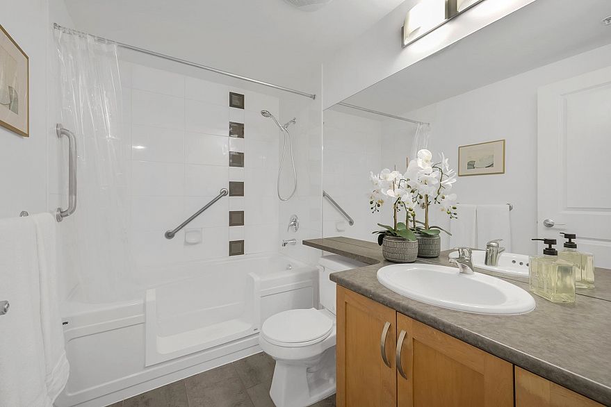 110 2263 Redbud Lane