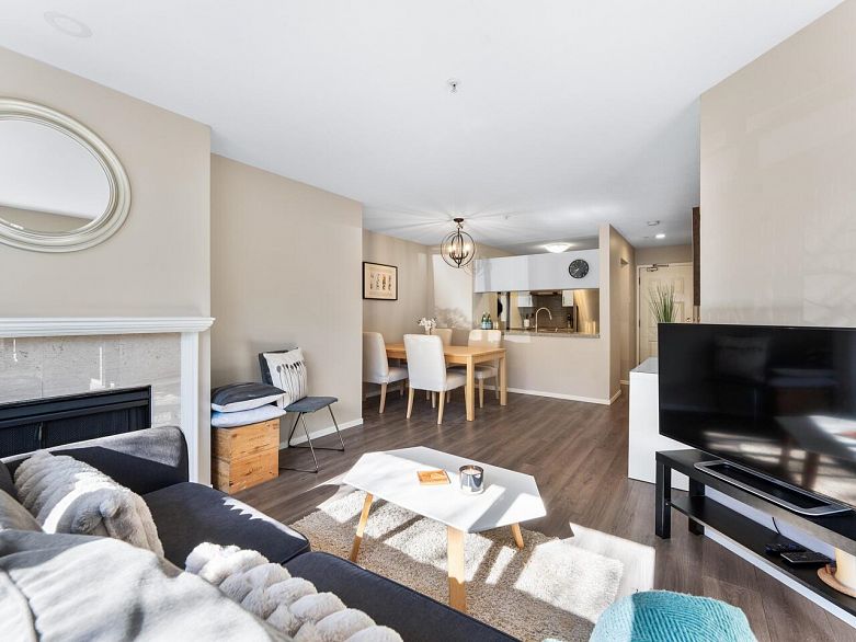 102 2195 W 5th Avenue