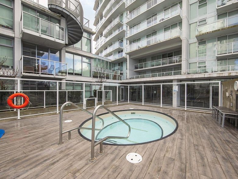 1106 2221 E 30th Avenue