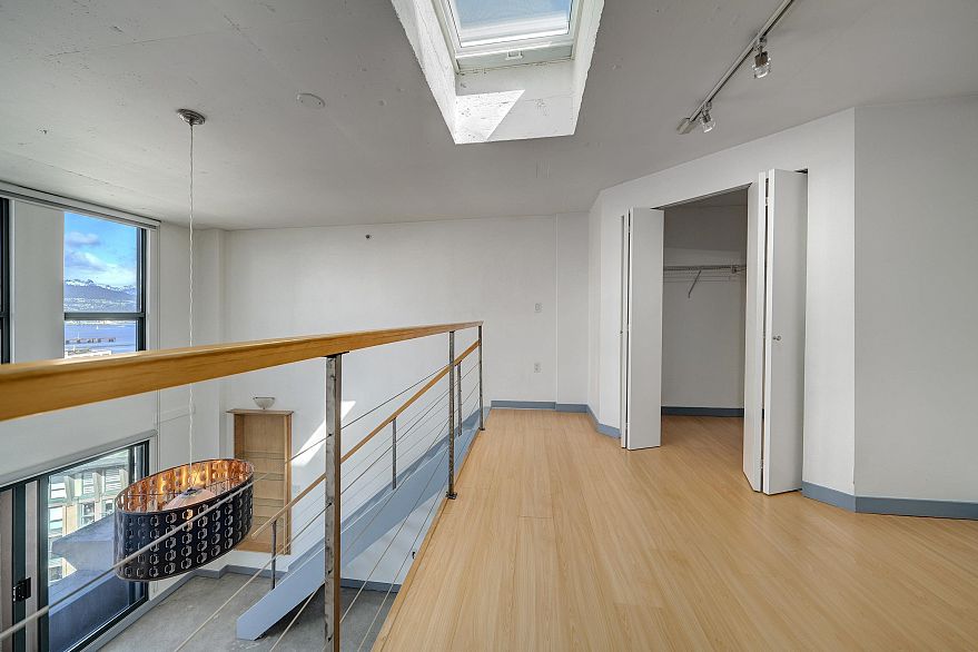 806 22 E Cordova Street