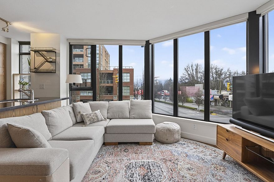 207 3228 Tupper Street