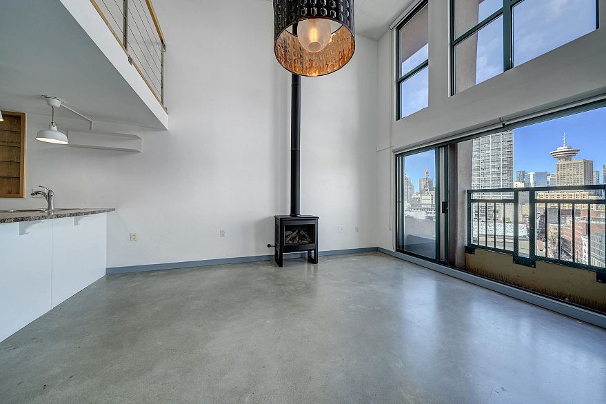 806 22 E Cordova Street