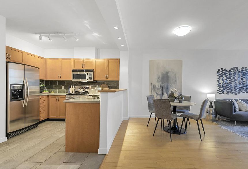 110 2263 Redbud Lane