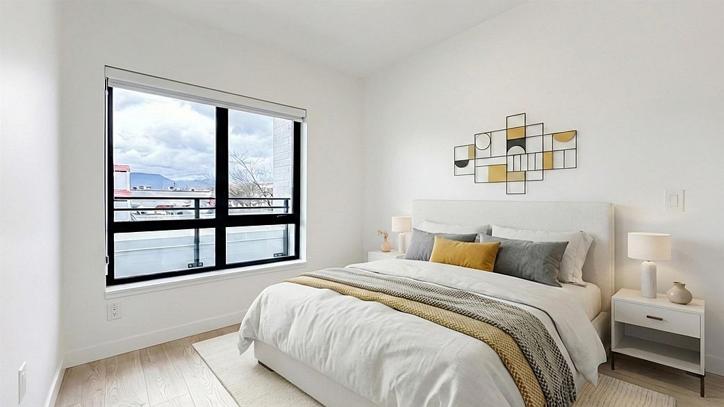 204 1680 E 12th Avenue