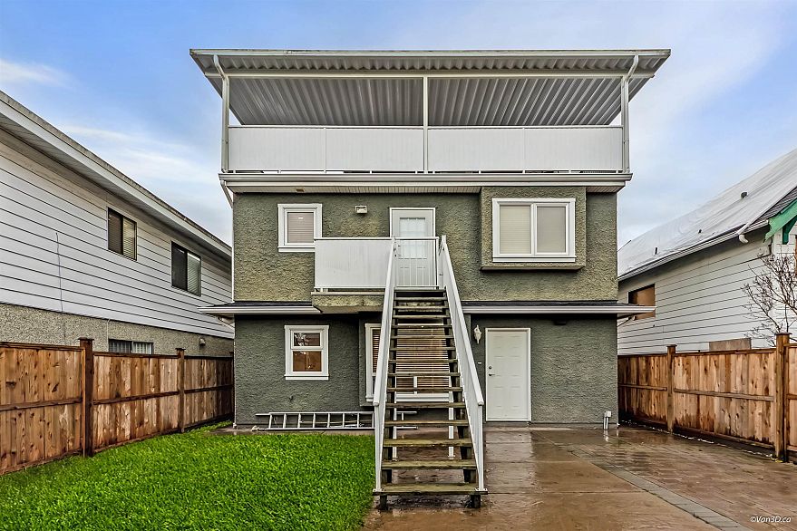 6167 Commercial Street