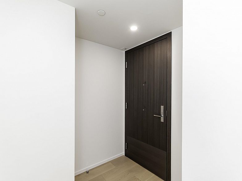 606 889 Pacific Street