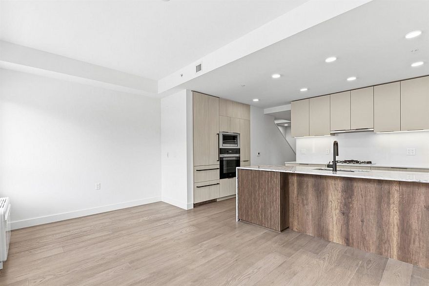 303 3590 W 39th Avenue