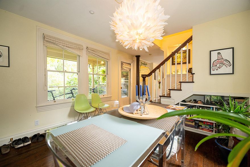 1117 Pendrell Street