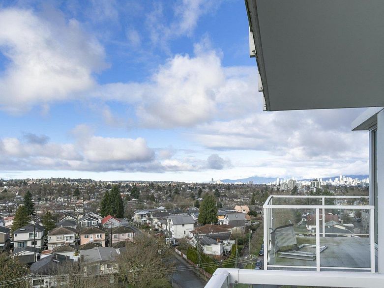 1106 2221 E 30th Avenue