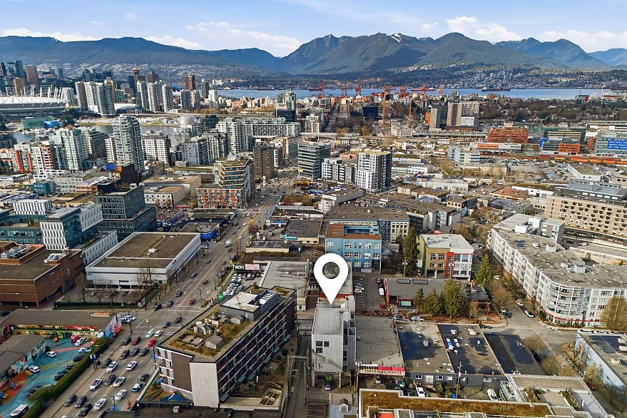 203 234 E 5th Avenue