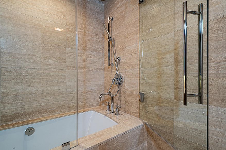 1203 1568 Alberni Street