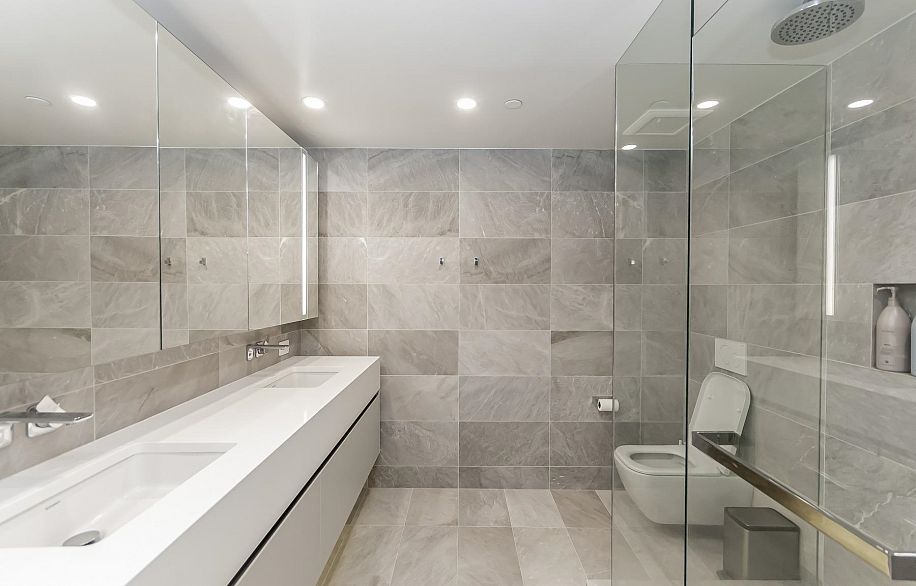 606 889 Pacific Street