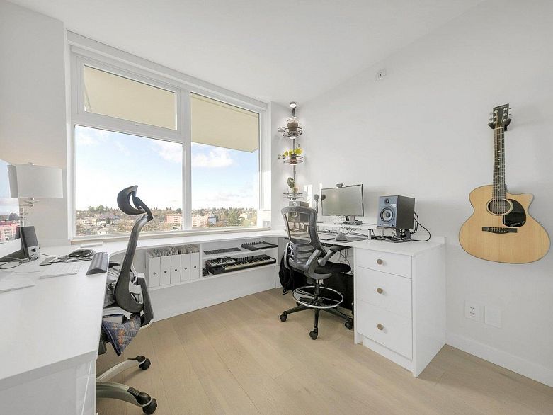 1106 2221 E 30th Avenue