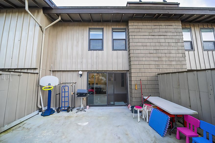 72 3180 E 58th Avenue