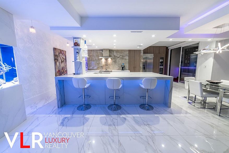 PH 199 DRAKE STREET, Vancouver BC V6Z 2Y8