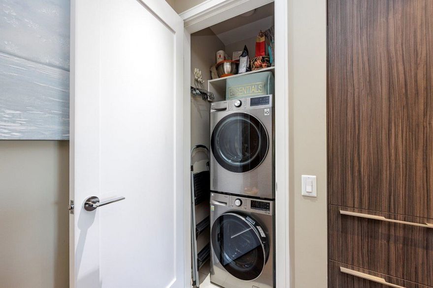 208 1616 Columbia Street