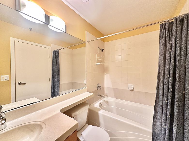 304 2655 CRANBERRY, Vancouver BC V6K 4V5