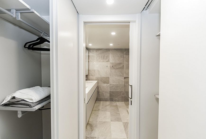 606 889 Pacific Street