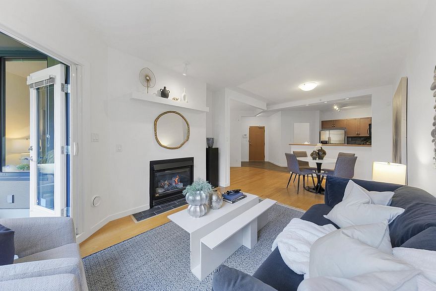 110 2263 Redbud Lane