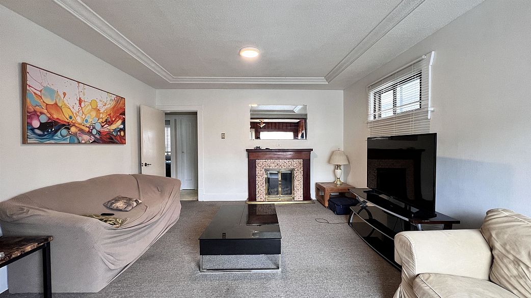 1250 E King Edward Avenue