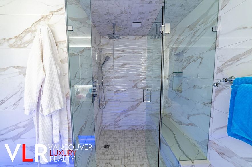 PH 199 DRAKE STREET, Vancouver BC V6Z 2Y8